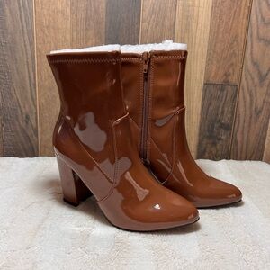 Wild Pair  Womens Becci Cognac Patent Zipper Booties Shoes 5M